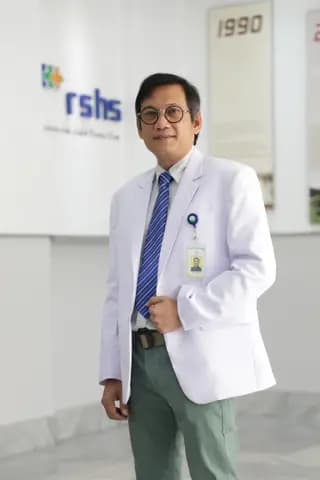 dr. Ezra Oktaliansah, Sp.An-TI., Subsp.T.I. (K)., Subsp.An.Ped. (K)., M.Kes.