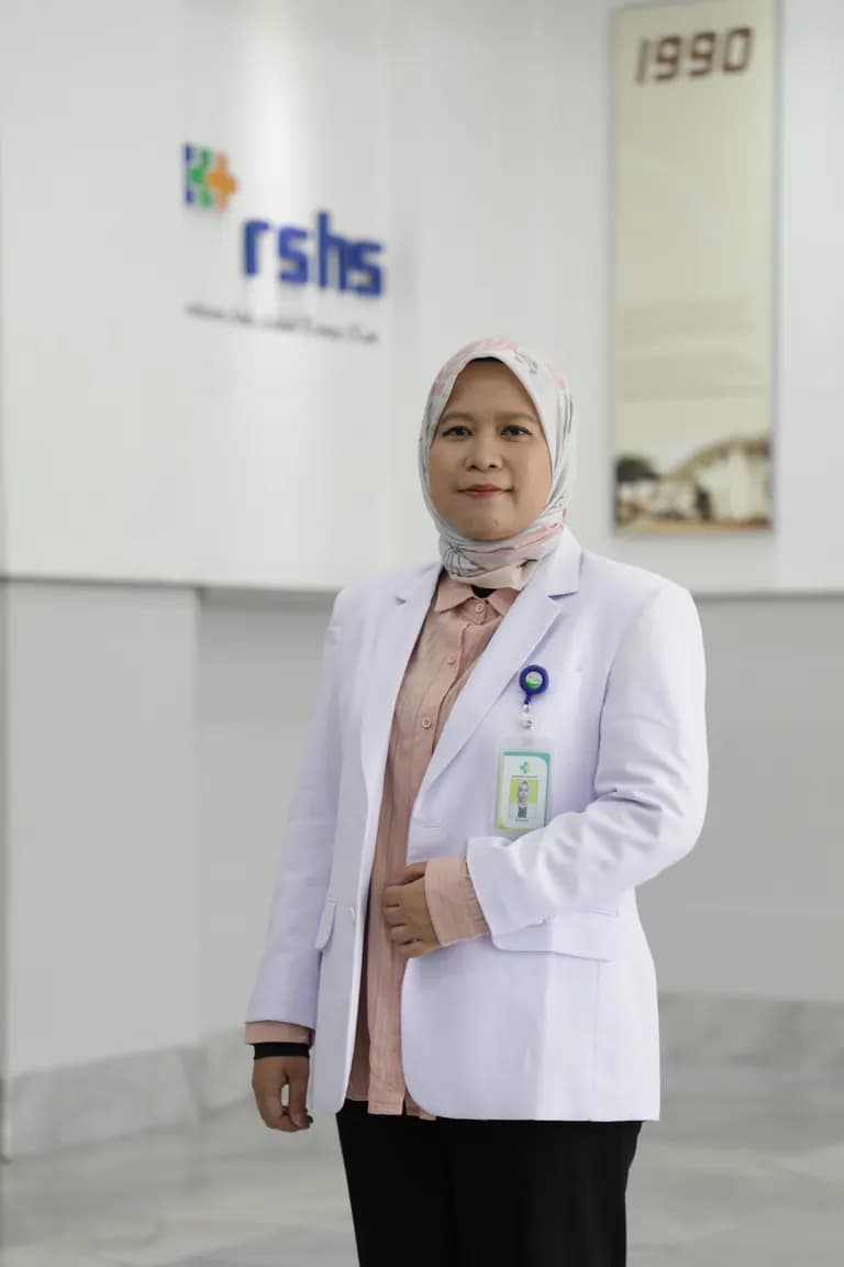 dr. Indriasari, Sp.An-TI., Subsp.T.I. (K)., M.Kes.